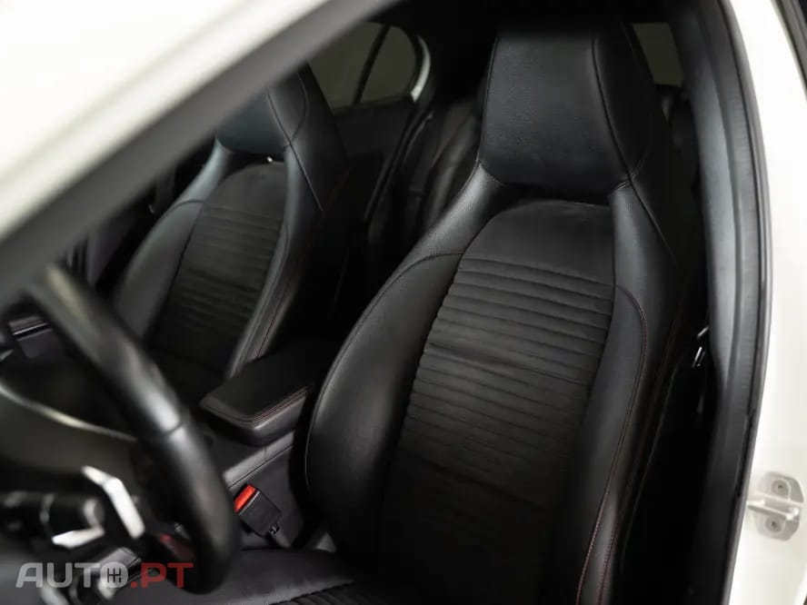 Mercedes-Benz GLA 200 AMG Line