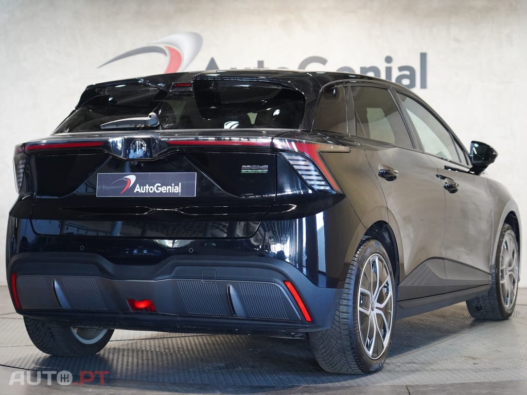 MG MG4 64 kWh Luxury