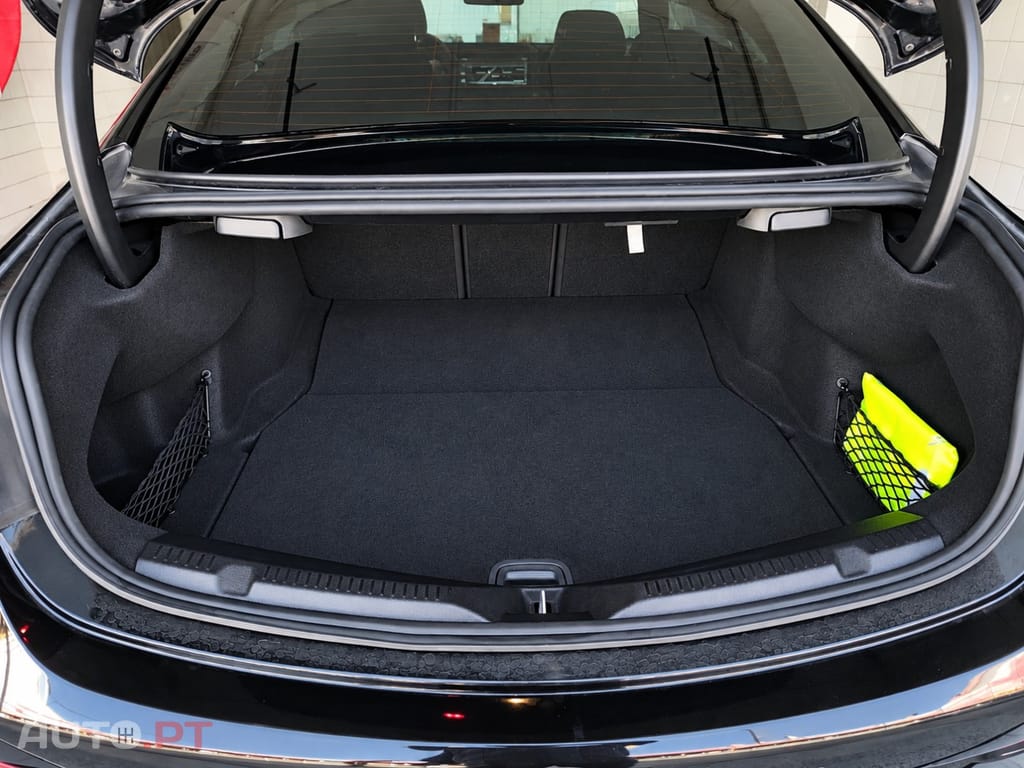 Mercedes-Benz E 220 d AMG Line Aut.