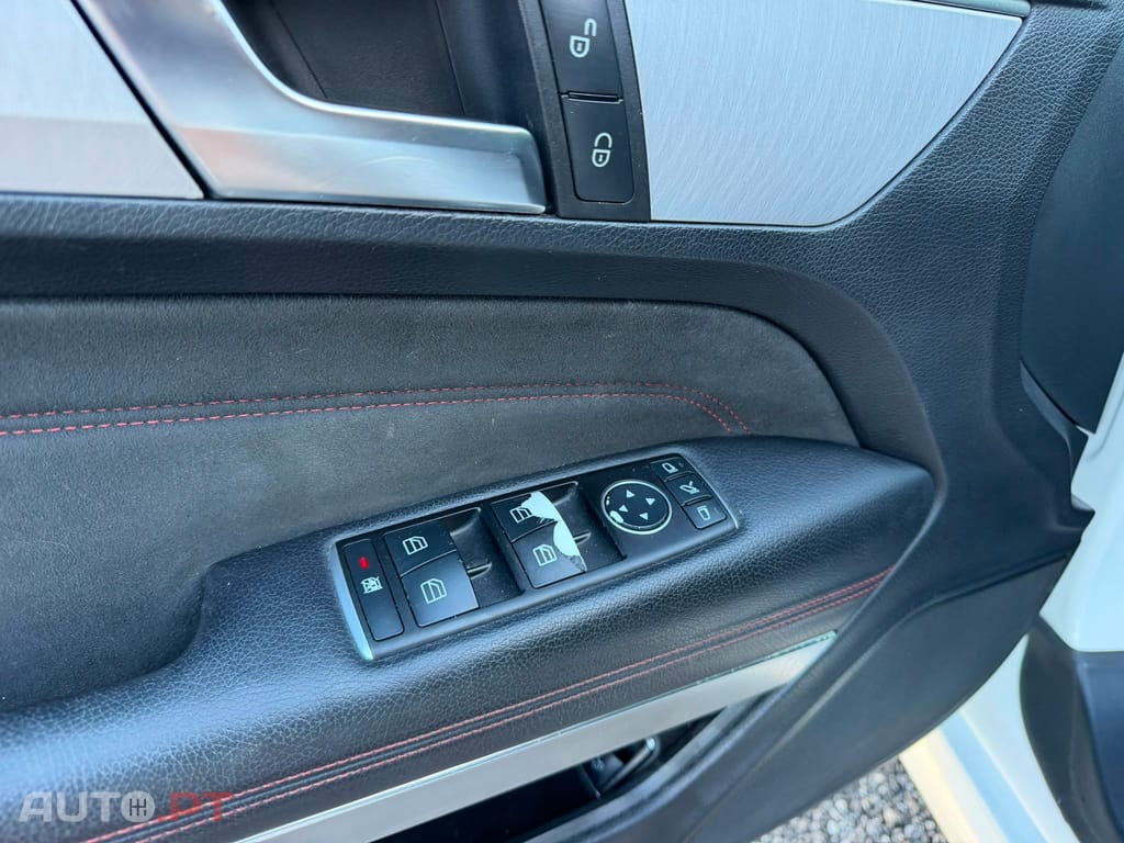 Mercedes-Benz E 220 BlueTEC Auto