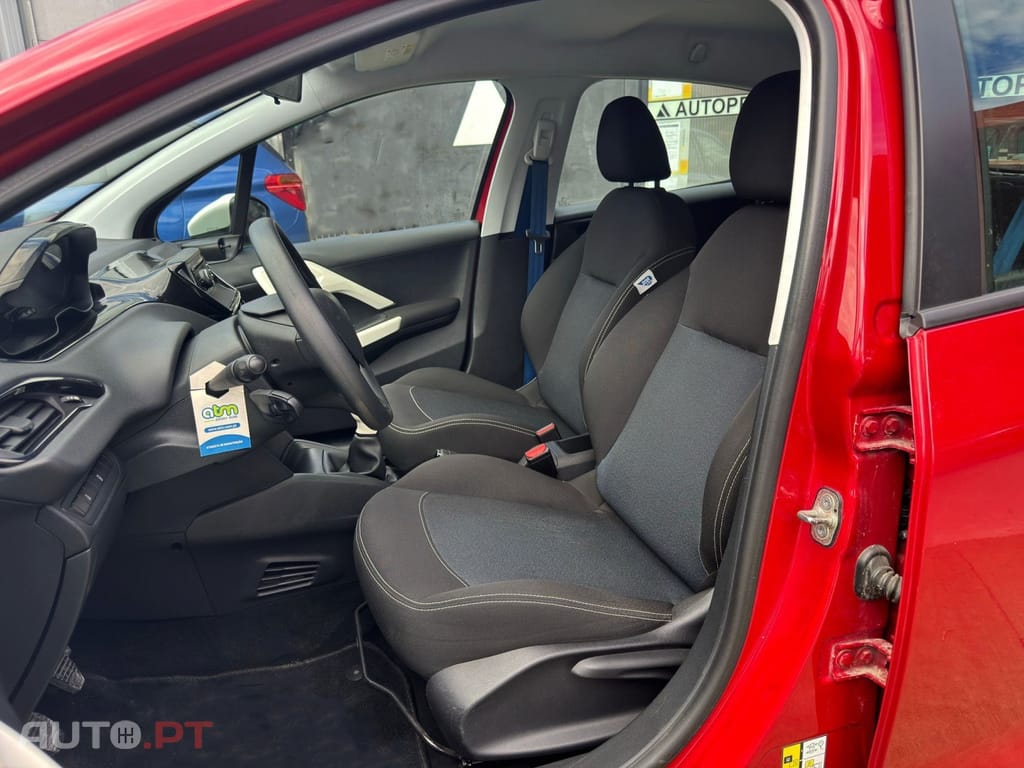 Peugeot 208 PureTech 68 Like — fotografia 10
