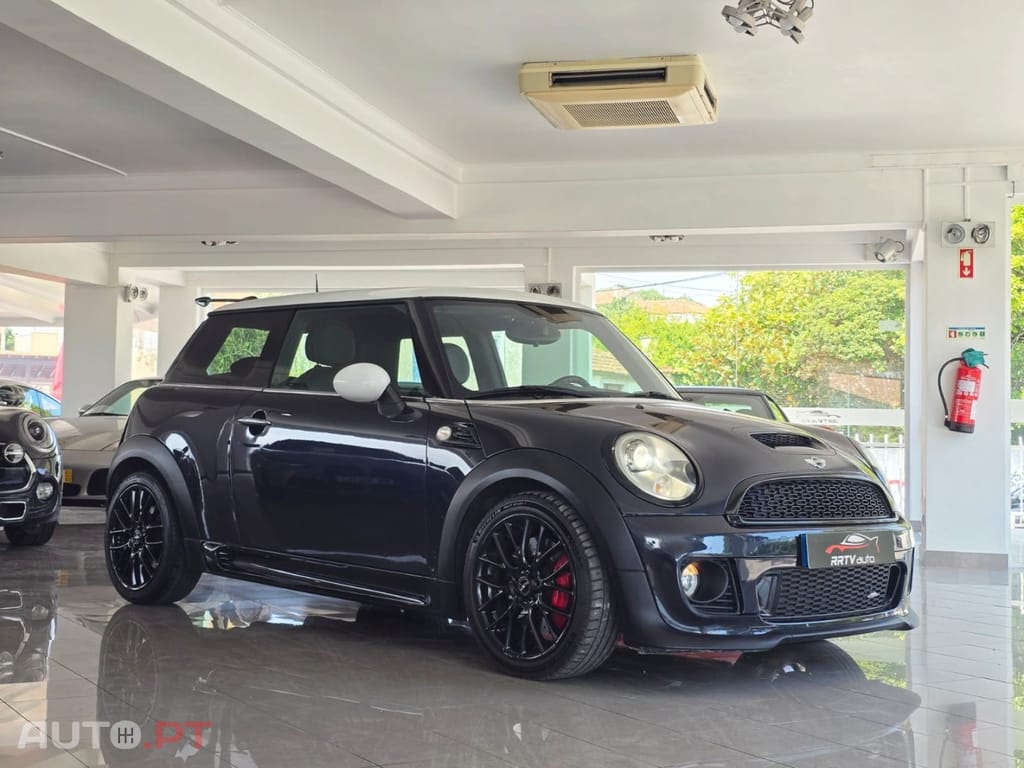 MINI Cooper John Cooper Works