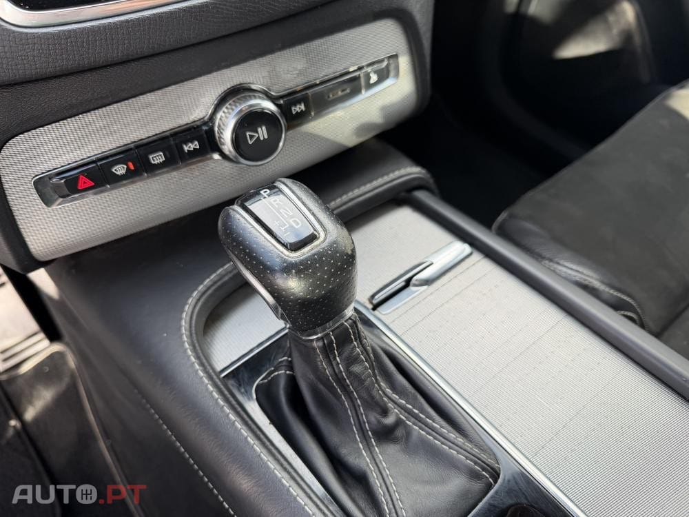 Volvo XC90 2.0 D4 R-Design