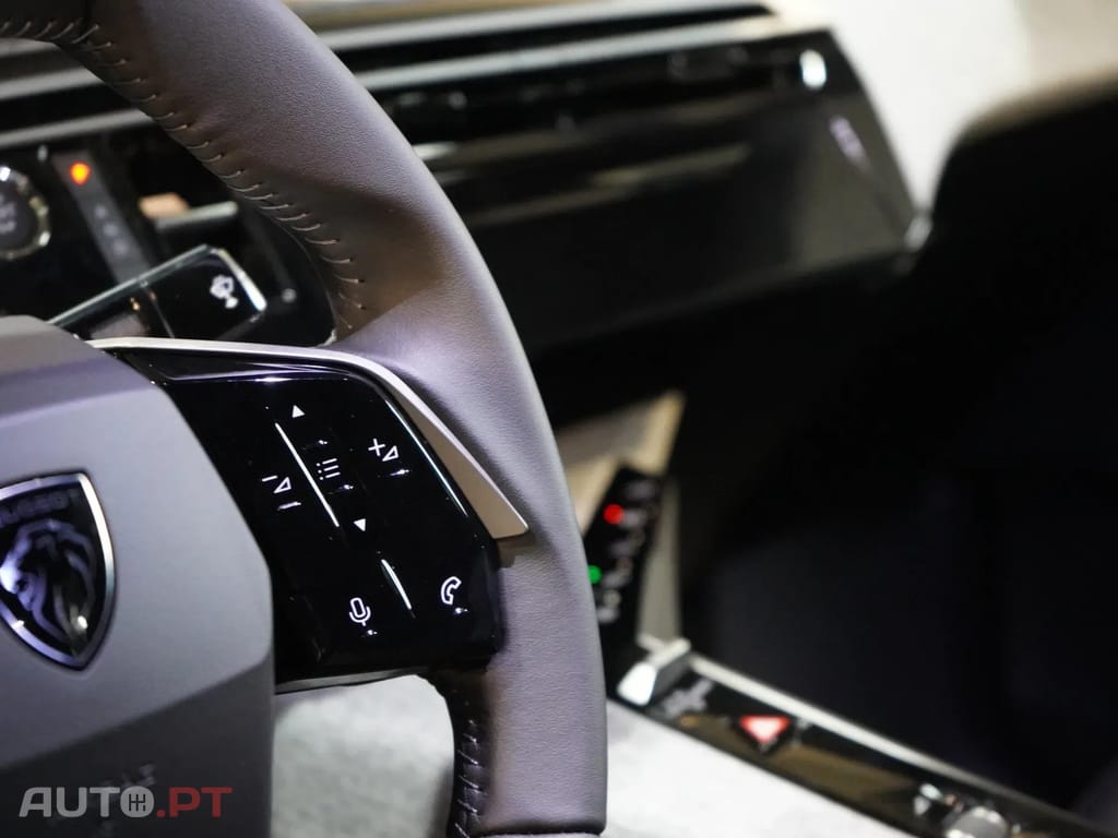 Peugeot 3008 1.2 Hybrid Allure e-DCS6