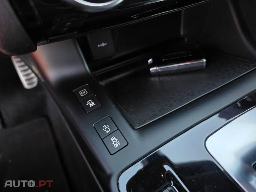 Jaguar E-Pace P300e AWD R-Dynamic S