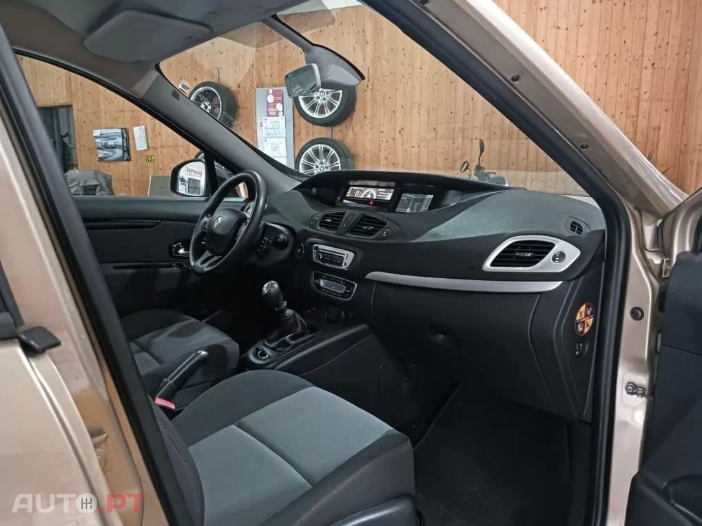 Renault Scénic 1.2 TCE Sport SS
