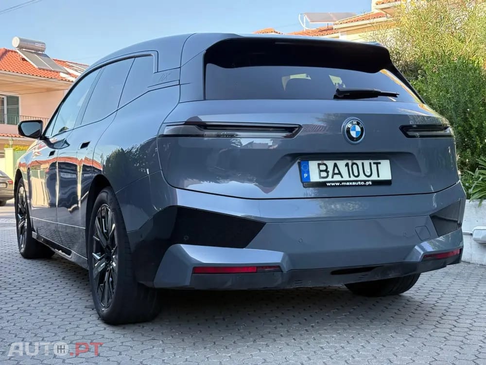 BMW iX xDrive 50 Pack Desportivo