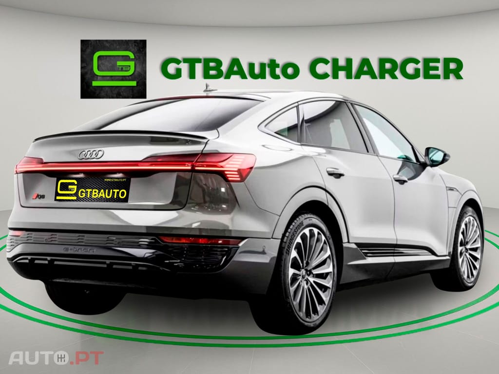 Audi Q8 E-Tron 55 S LINE BLACK 