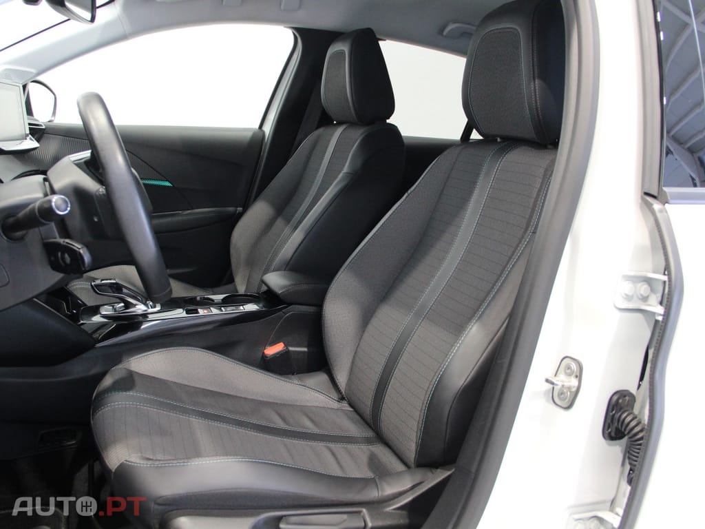 Peugeot E-208 50KWh Allure