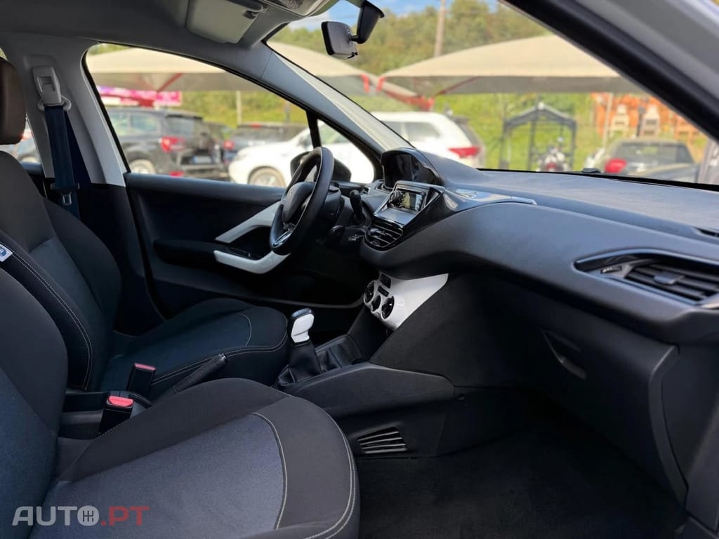 Peugeot 208 1.4 HDi