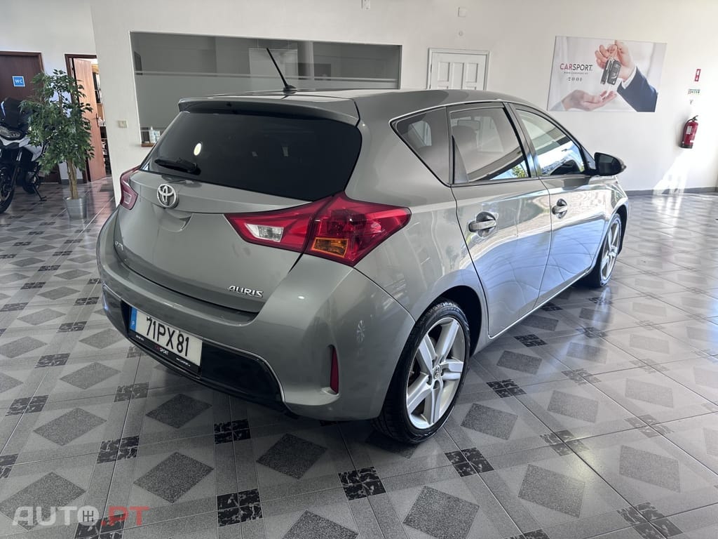 Toyota Auris 1.4 D-4D Com. +P.Sport+TSS