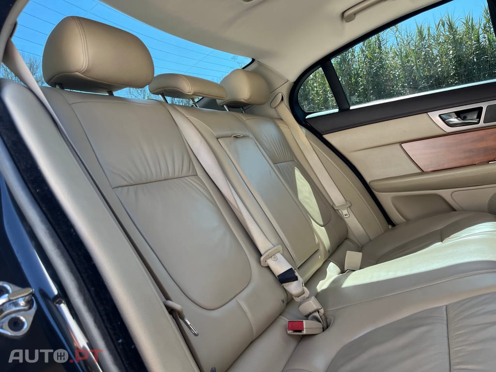 Jaguar XF 3.0 D V6 Premium Luxury