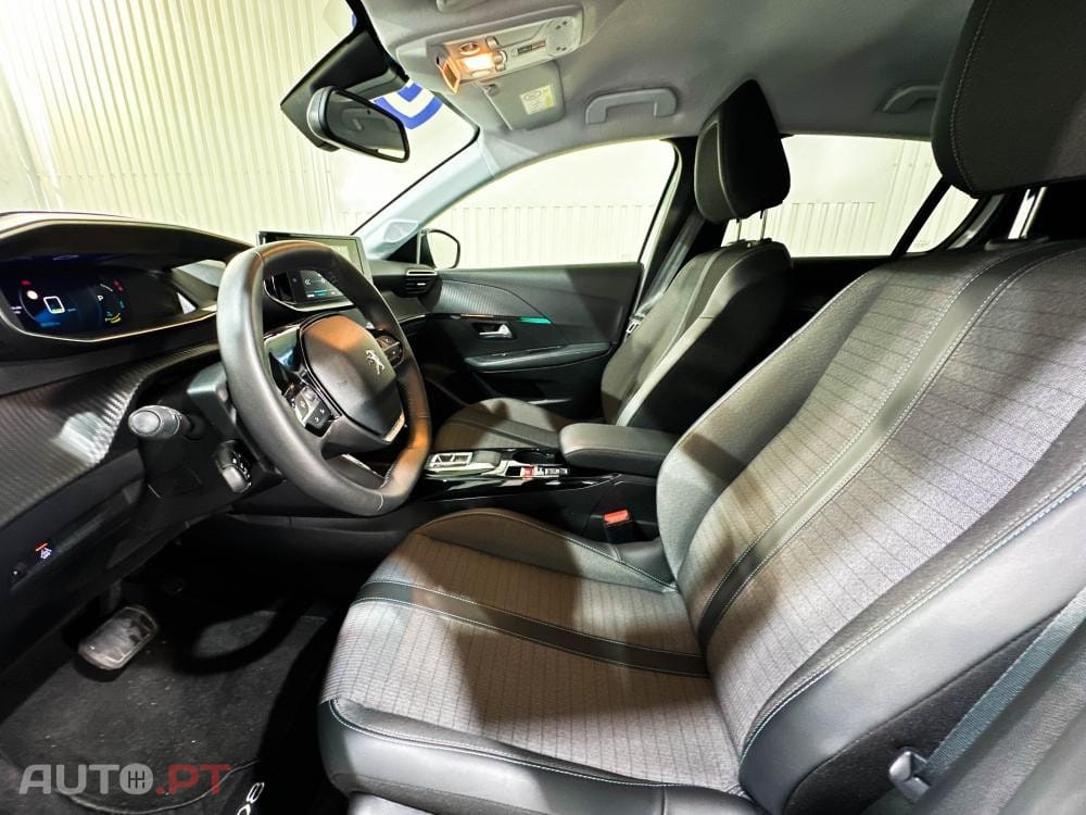 Peugeot E-208 50 kWh Allure Pack