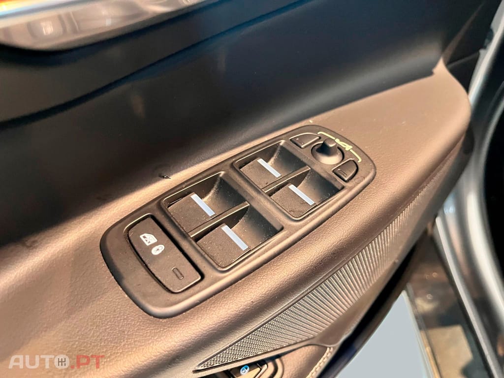 Jaguar XE 2.0D R-SPORT 180CV 