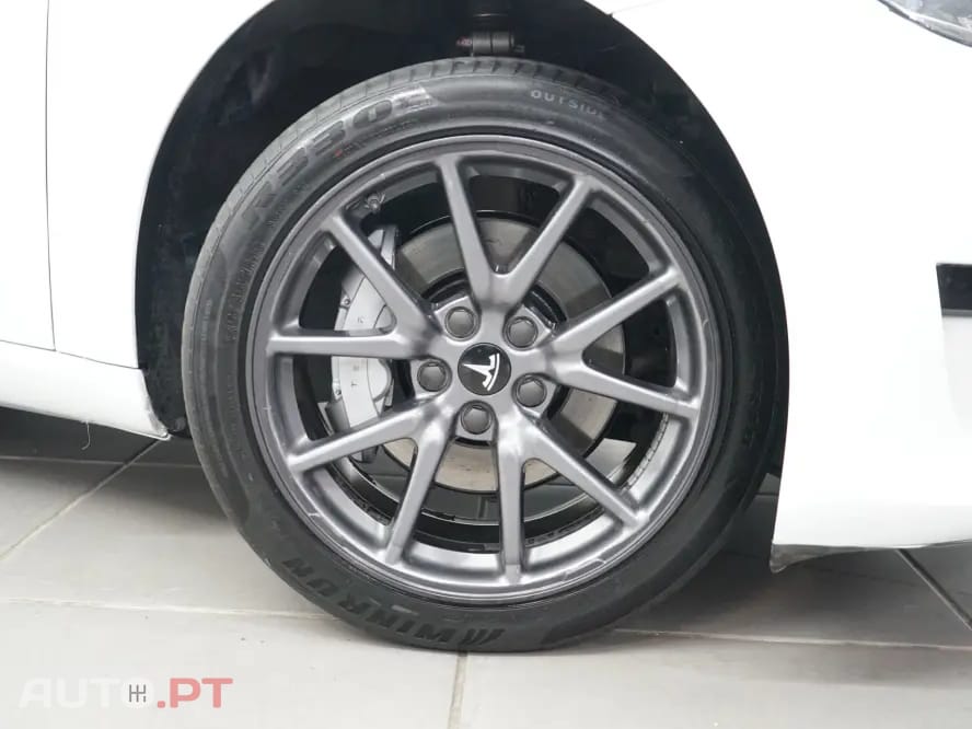 Tesla Model 3 Standard Range Plus RWD