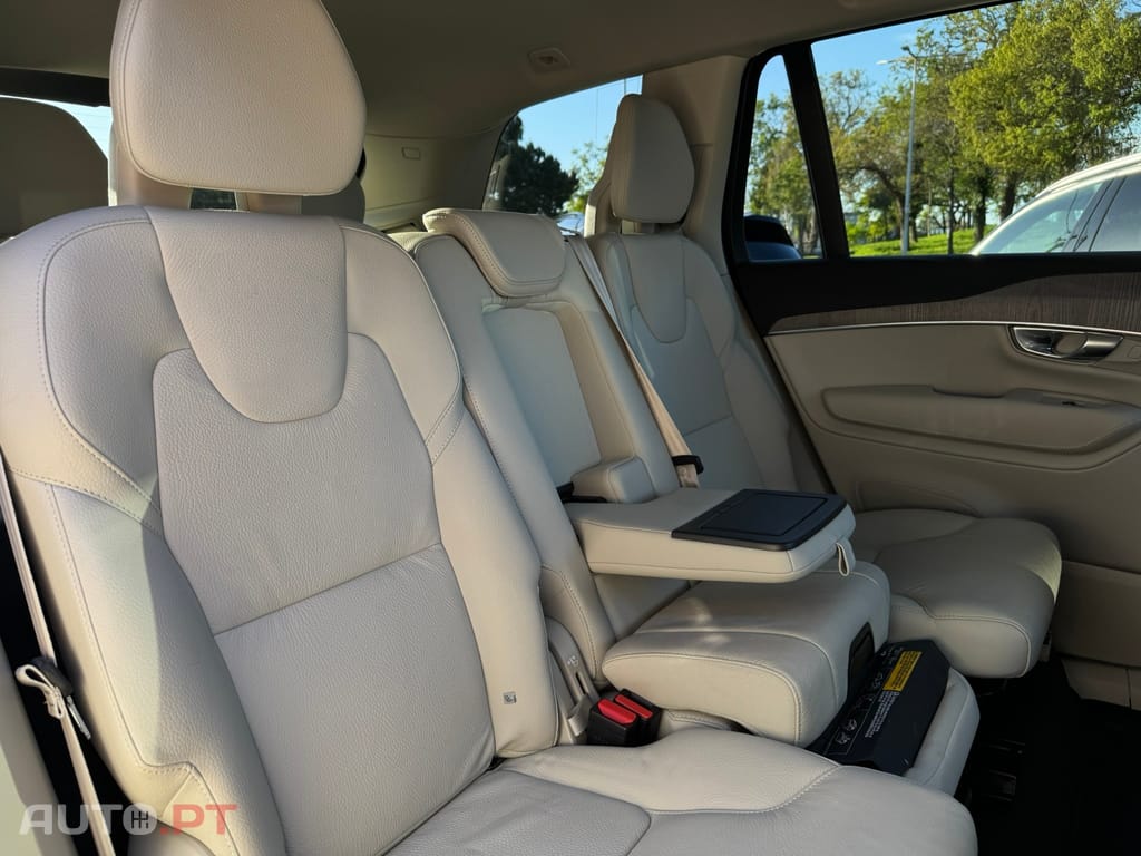 Volvo XC90 2.0 T8 PHEV Core AWD