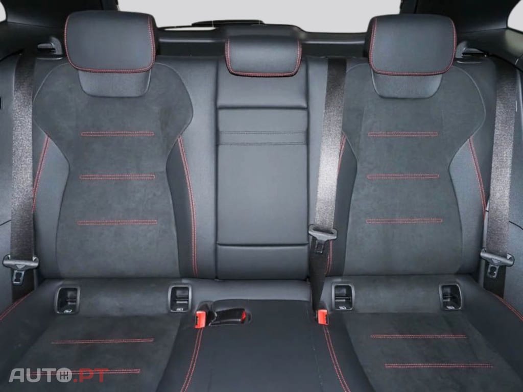 Mercedes-Benz EQA 300 4M AMG-Sport I.V.A DEDUTIVEL 