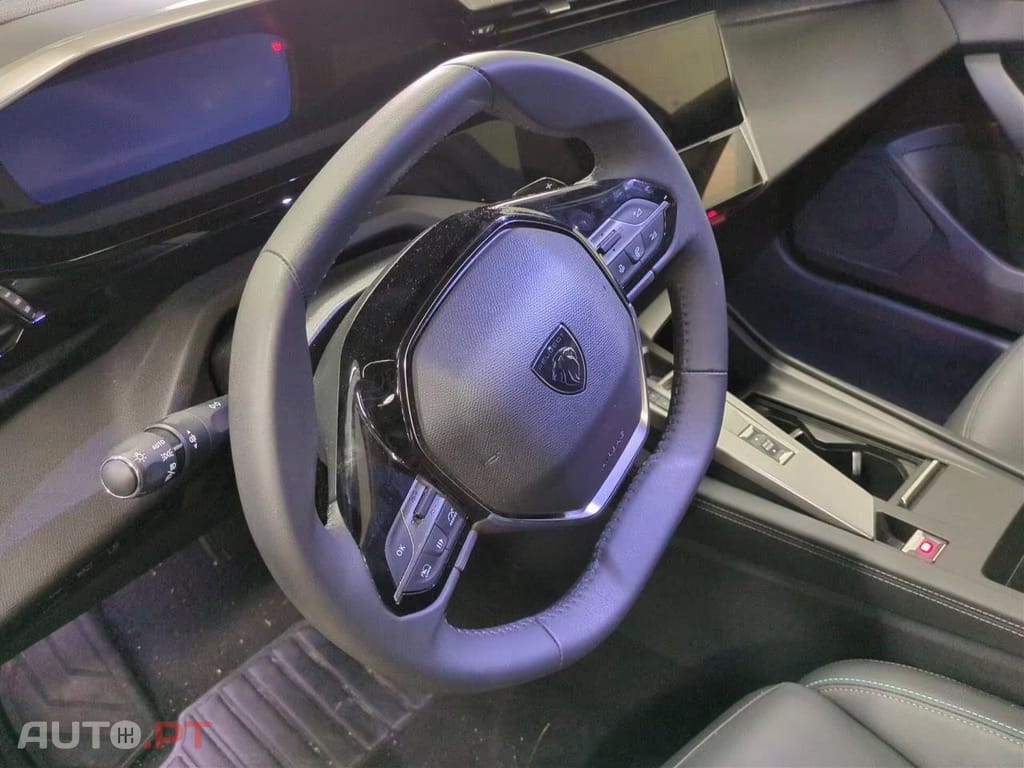 Peugeot 408 1.6 Hybrid Allure e-EAT8