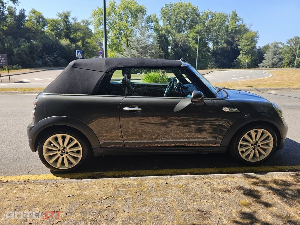 MINI Cabrio John Cooper Works