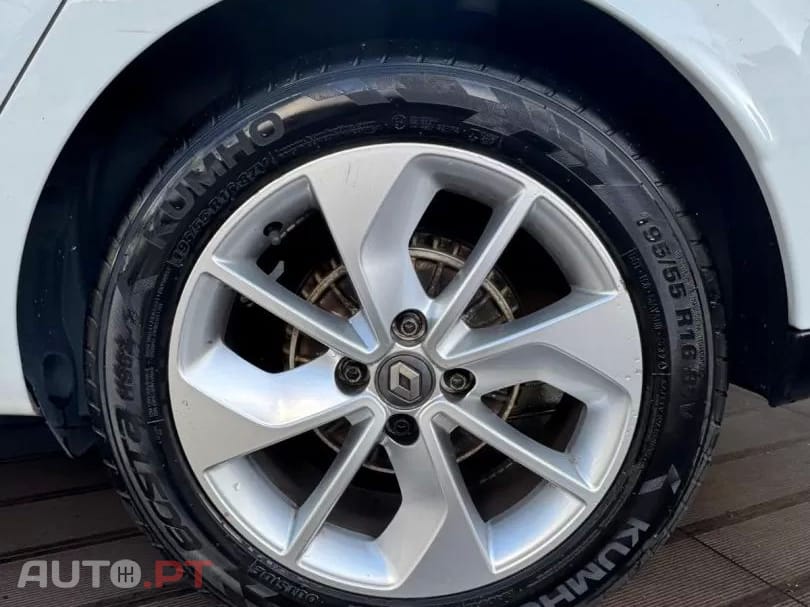 Renault Clio Sport Tourer 0.9 TCE Limited