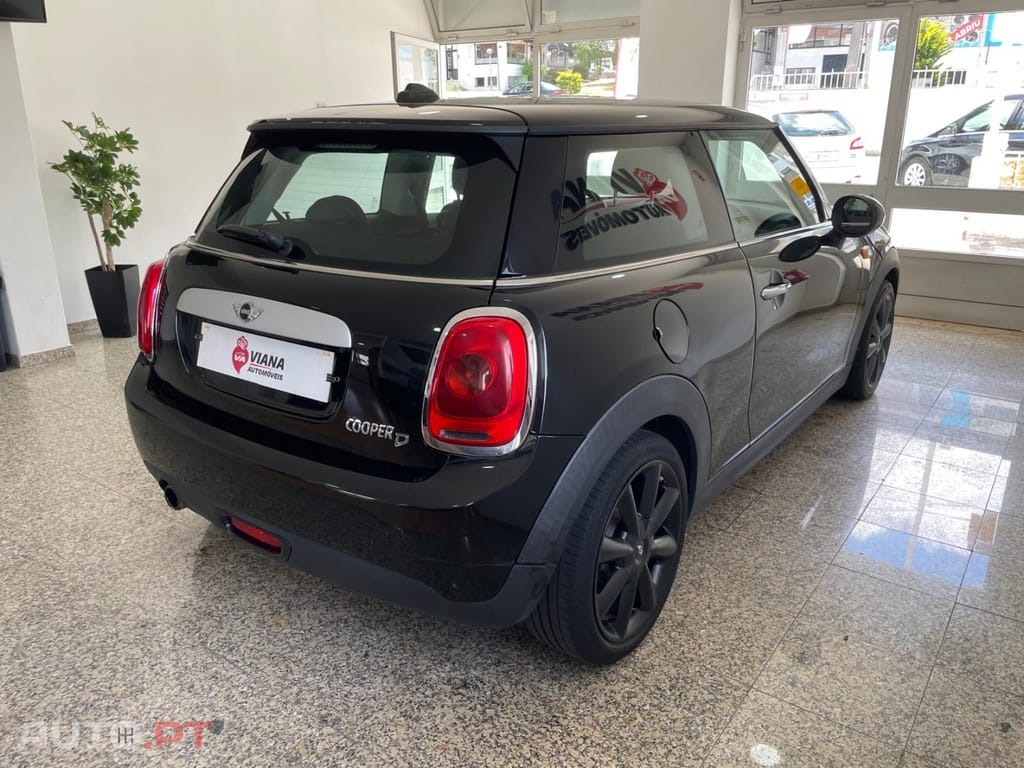 MINI Cooper Cooper D