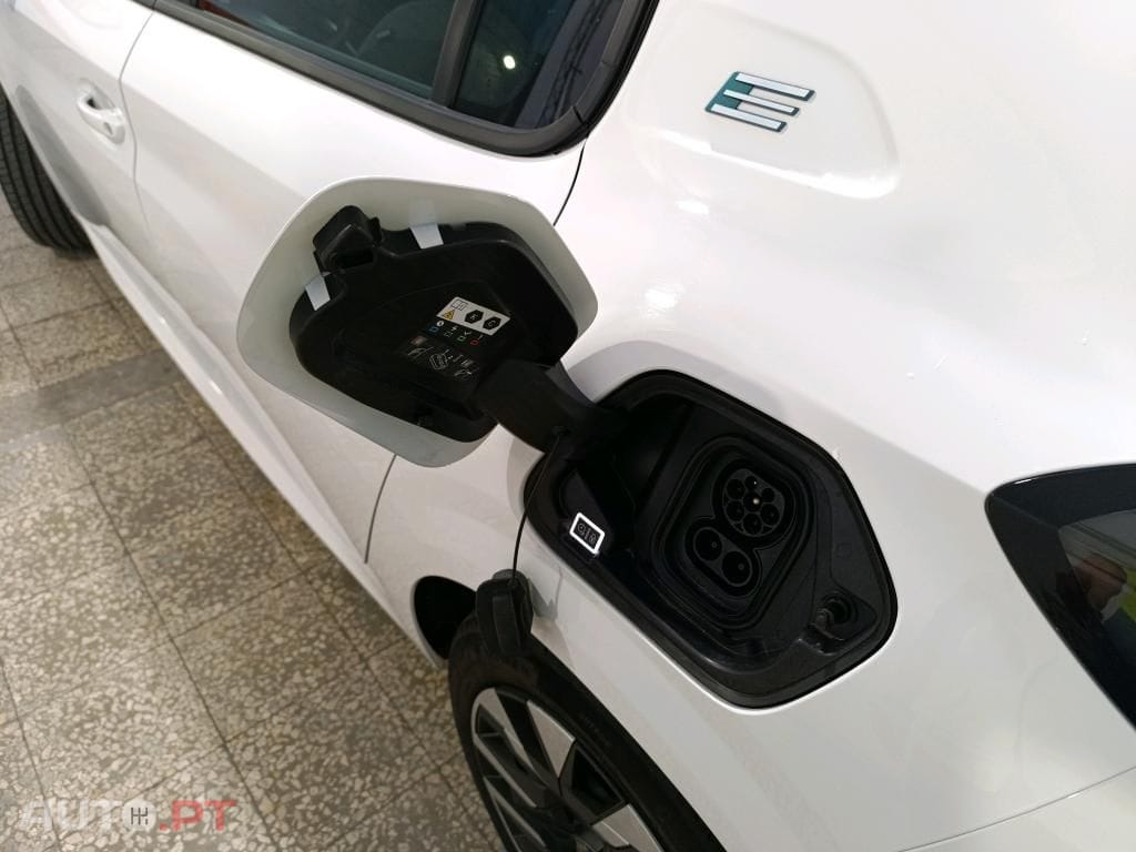 Peugeot E-208 50 kWh Active