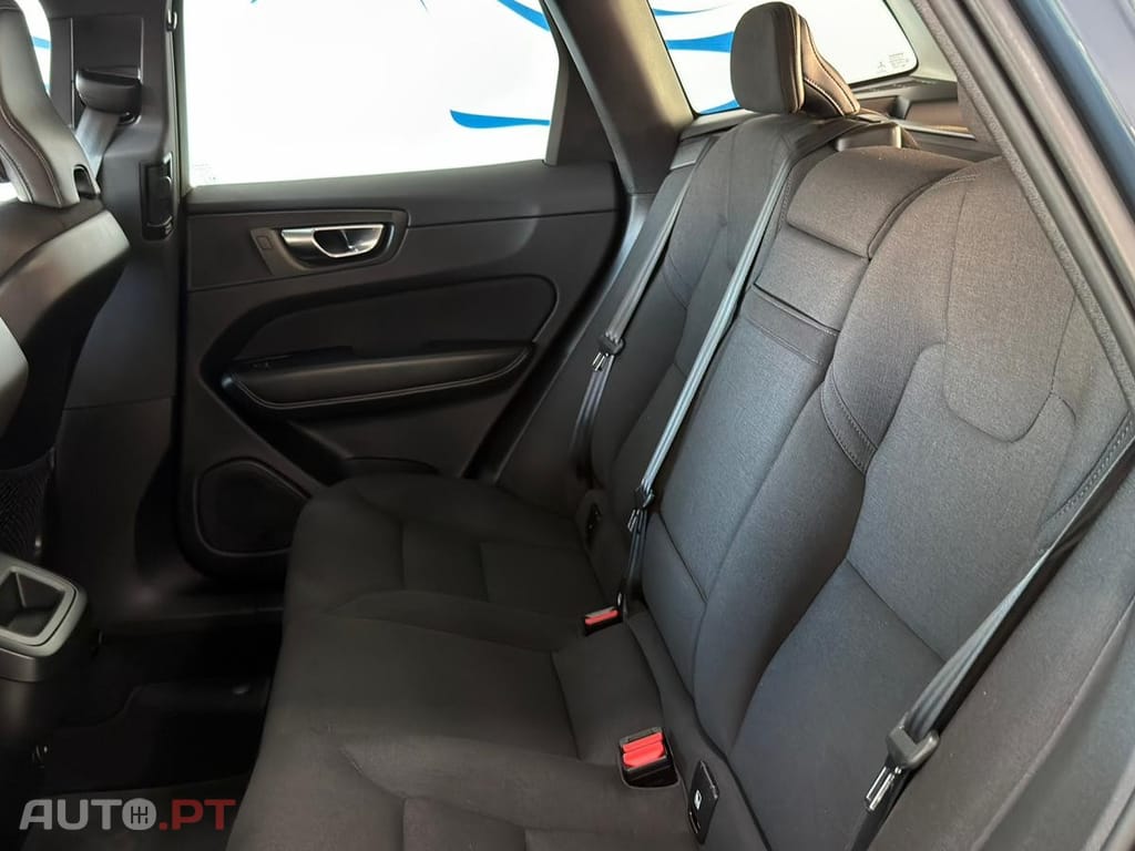 Volvo XC60 2.0 B4 Momentum Plus Geartronic