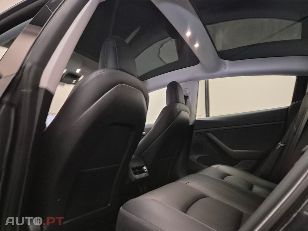 Tesla Model 3 BEV RWD — fotografia 22
