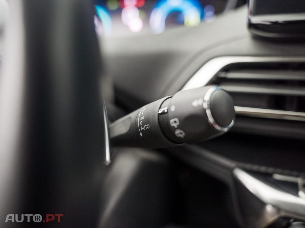 Peugeot 3008 1.6 Hybrid Allure e-EAT8