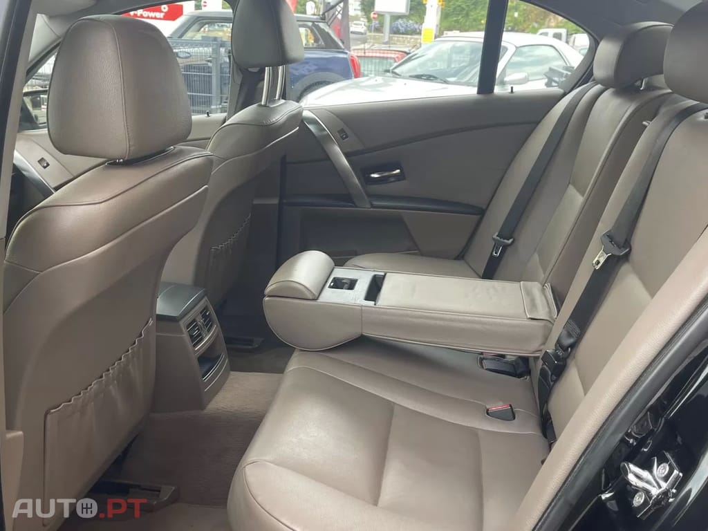 BMW 530 DA SPORT LOOK M (NACIONAL)