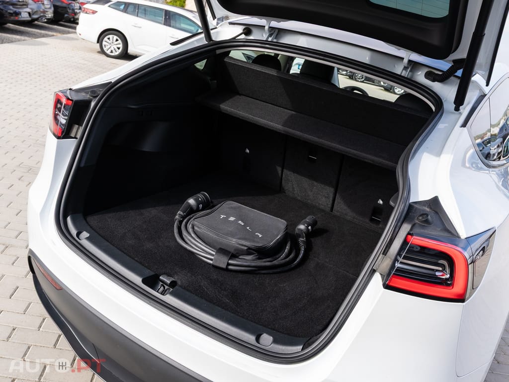 Tesla Model Y Long Range Dual Motor AWD