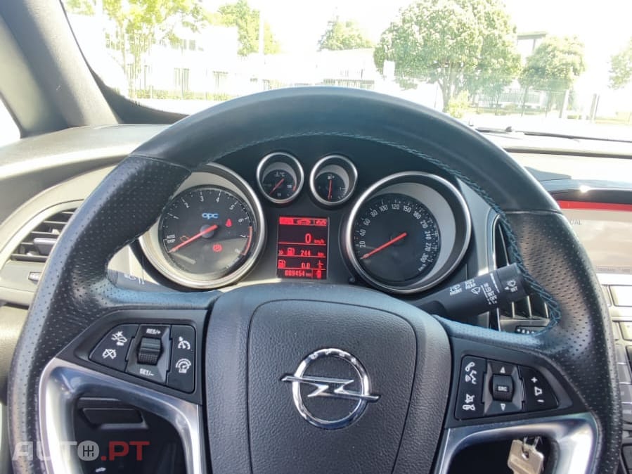 Opel Astra GTC OPC