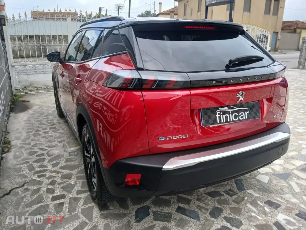 Peugeot E-2008 GT