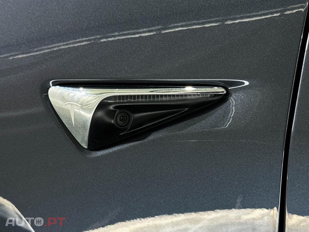 Tesla Model 3 Long-Range Dual Motor AWD — fotografia 47