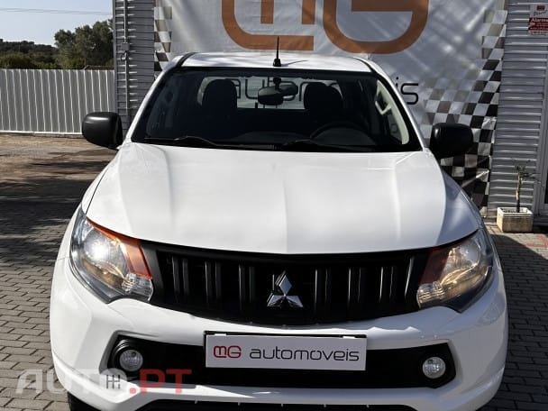 Mitsubishi L200 2.4 DI-D Club Invite CC 4WD