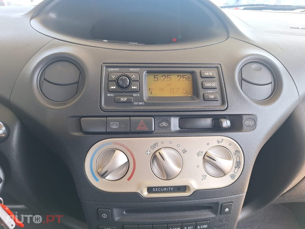 Toyota Yaris 1.0 Sol
