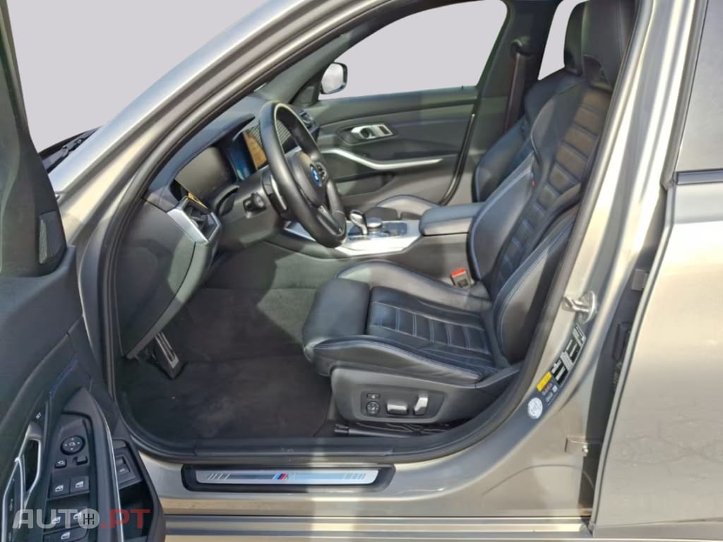 BMW 330 x Touring M-Sport I.V.A DEDUTIVEL 