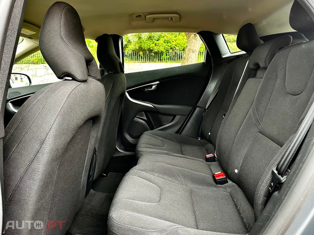 Volvo V40 D2