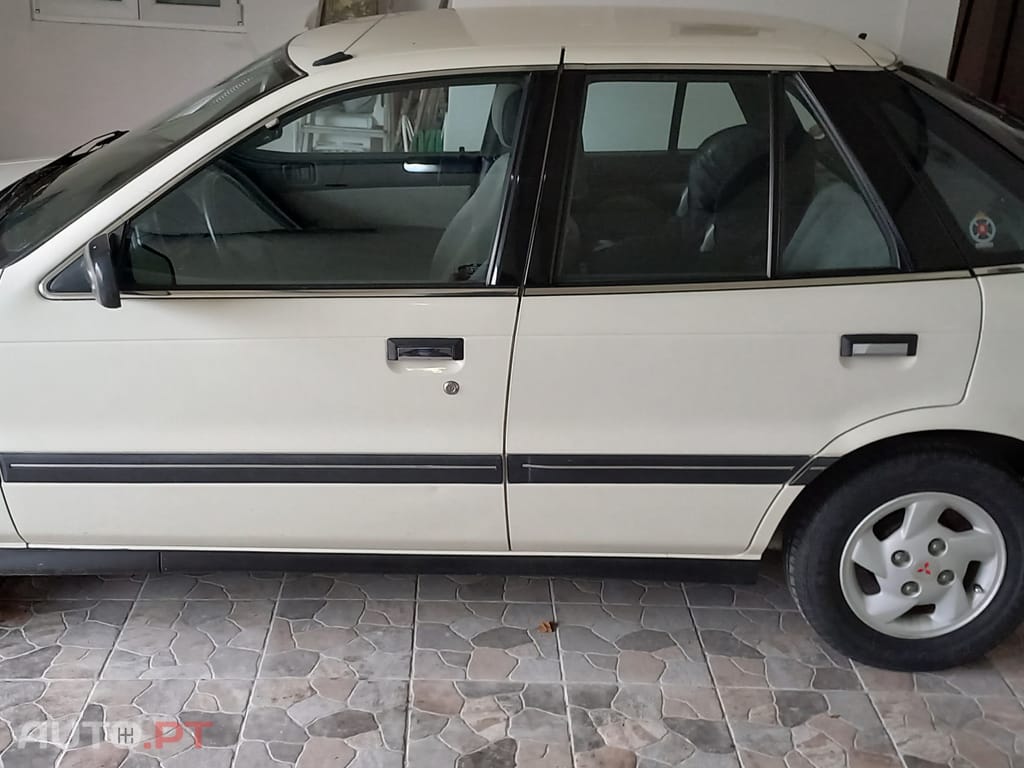 Mitsubishi Lancer 1.5 glx