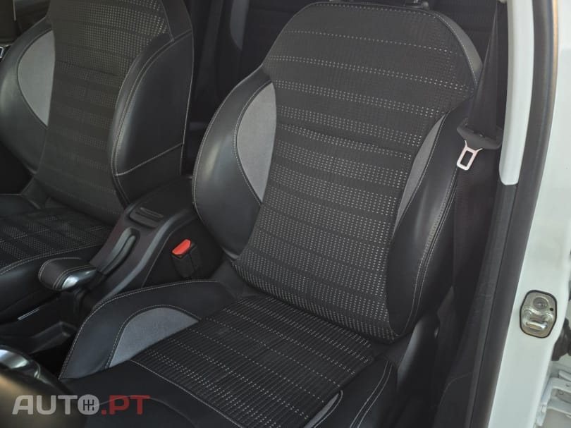 Peugeot 2008 1.6 e-HDi Allure 2-Tronic