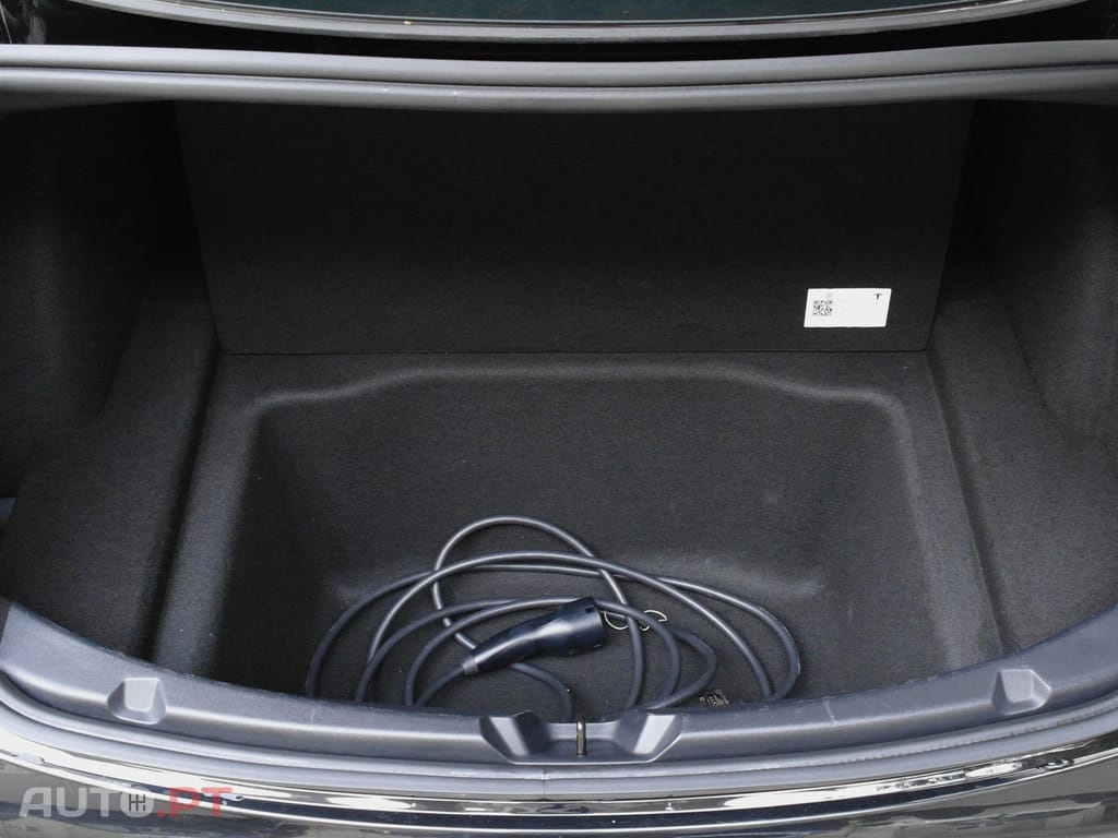 Tesla Model 3 Long Range Tração Traseira