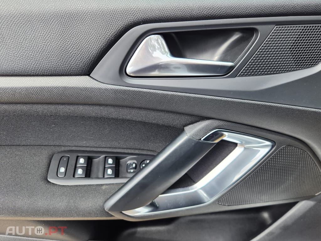 Peugeot 308 1.5 BlueHDi Business Line