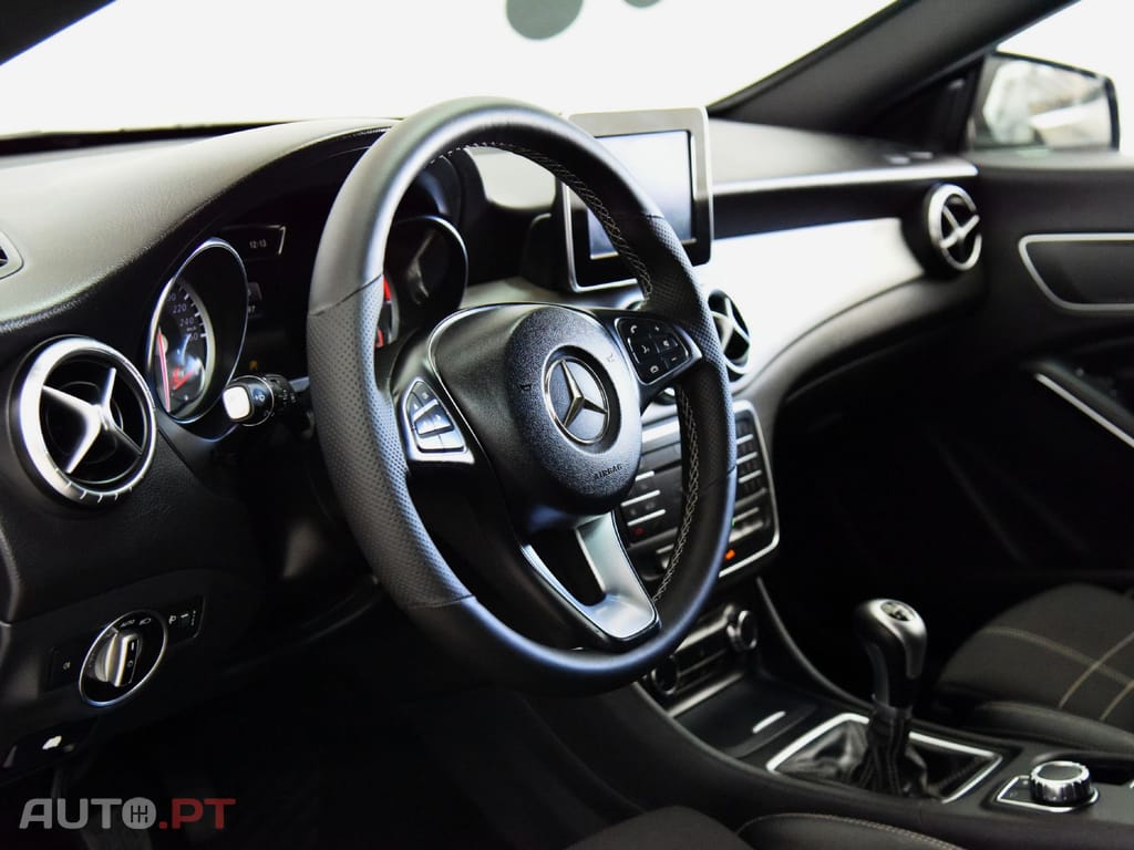 Mercedes-Benz CLA 180 D SHOOTING BRAKE URBAN