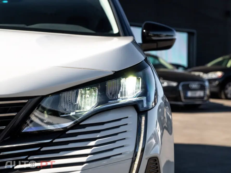 Peugeot 3008 1.6 Hybrid Allure Pack e-EAT8
