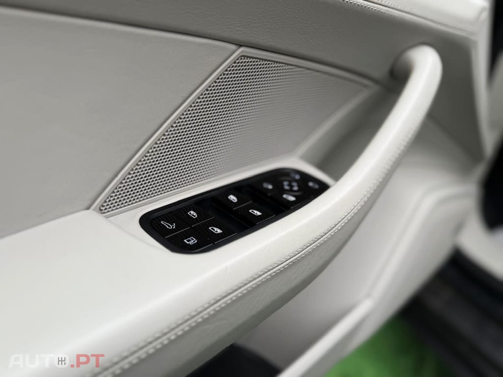 Porsche Panamera 4 E-Hybrid