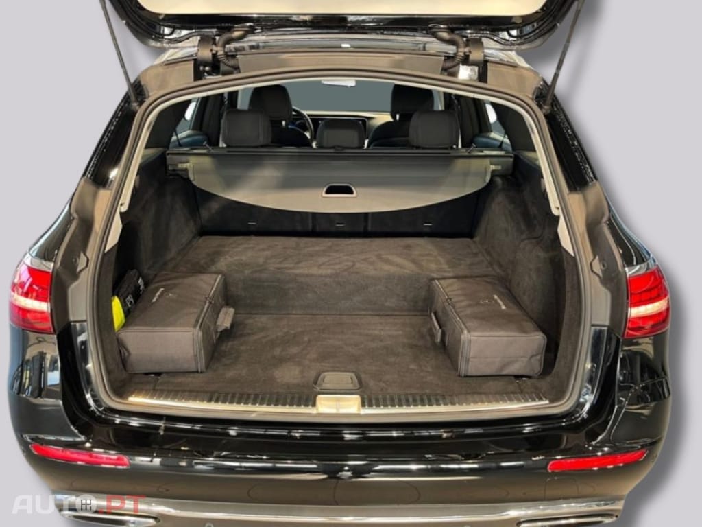 Mercedes-Benz E 300 I.V.A DEDUTÍVEL e T Avantgarde