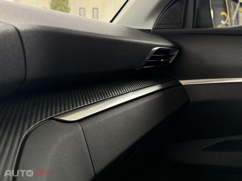 Peugeot 5008 1.2 PureTech Allure EAT8