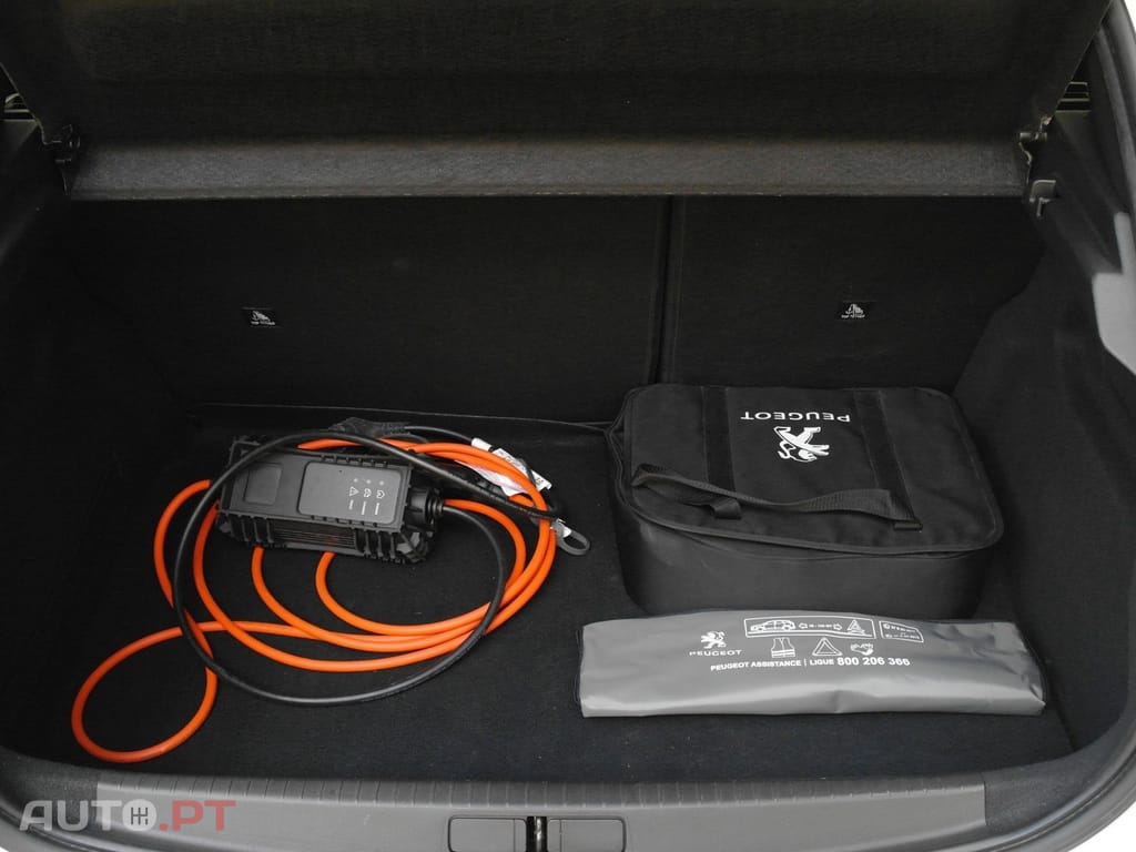 Peugeot E-208 50 kWh Active