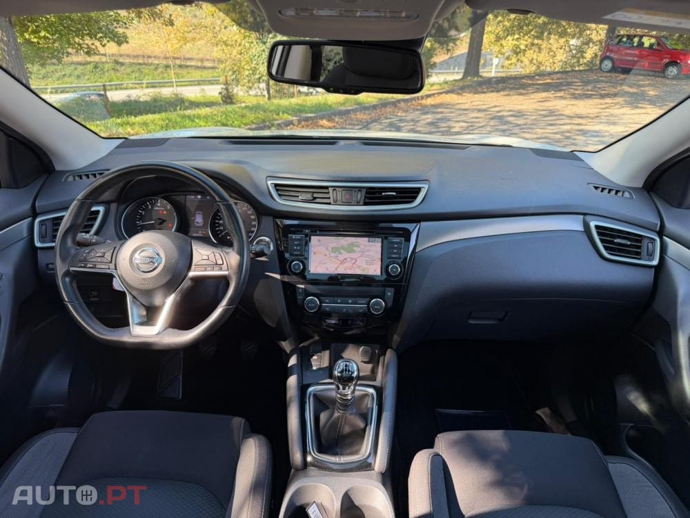 Nissan Qashqai 1.3 DIG-T MHEV Premiere Edition