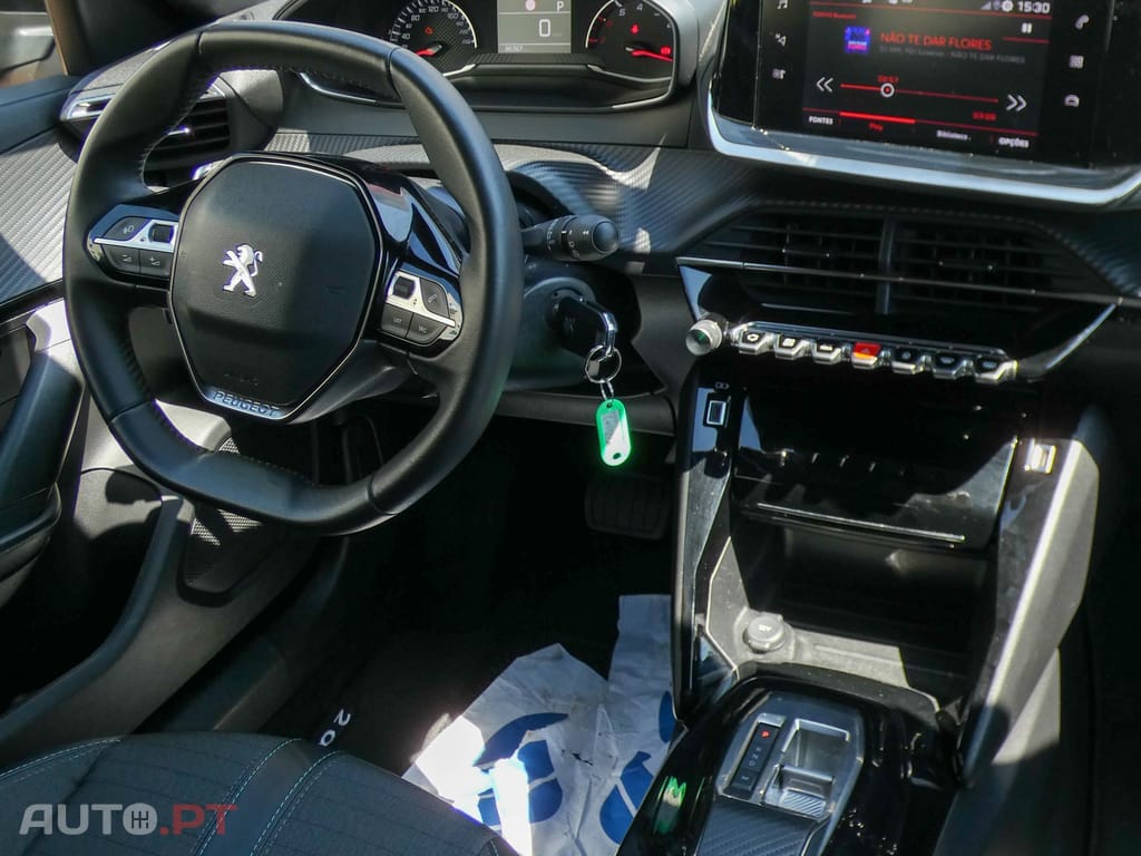 Peugeot 2008 1.2 PureTech Allure EAT6